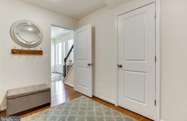 24511 GLENVILLE GROVE TERRACE Gallery 4