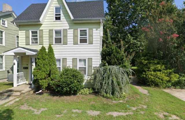 210 Hanthorn St Street photos photos