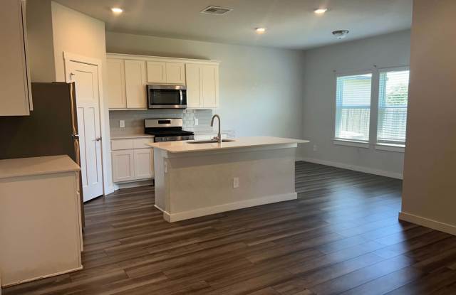 1218 Amistad Loop Gallery 2