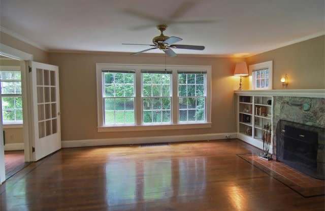 2150 Lenox Rd. - Main Gallery 2