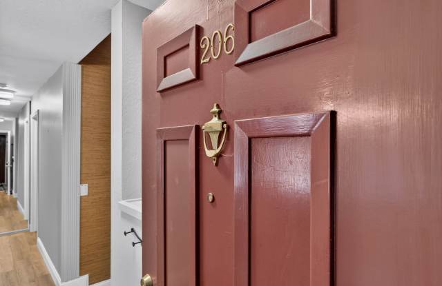 Prime Walnut Creek 1BR | Vaulted Ceilings | Patio | Pool | Parking Gallery 1