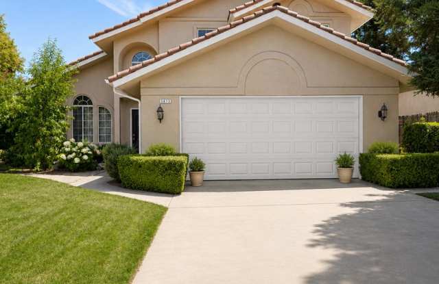 Convenient & Modern 3-BR/2.5-BA Home in Northwest Fresno photos photos Convenient & Modern 3-BR/2.5-BA Home in Northwest Fresno photos photos