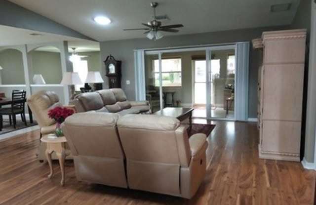 243 Bentwood Dr Gallery 3
