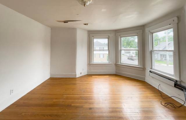 Space, Comfort & Location—Minutes from Ball State Gallery 3