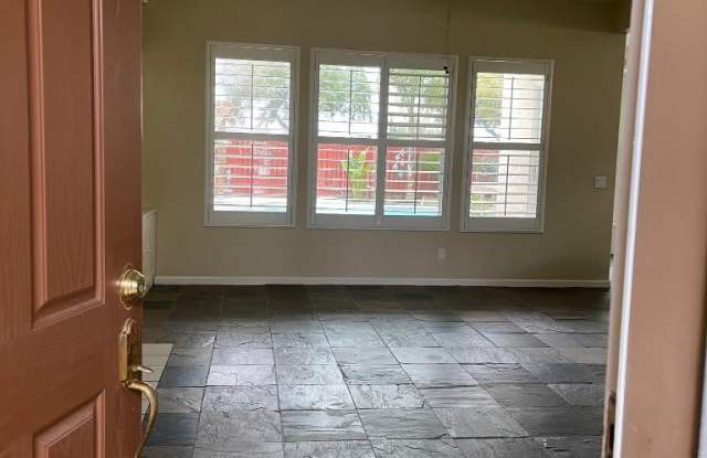 4863 N Shoreline Way Gallery 4