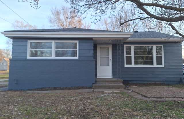 2704 West Garden Street - 2704 West Garden Street, Peoria, IL 61605