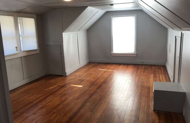 MOVE-IN SPECIAL!!!  1/2 OFF 1ST MONTH OF RENT Gallery 4