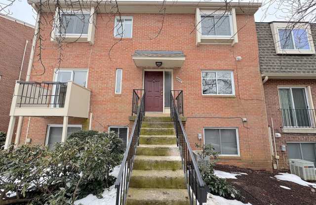 4655 LOGSDON Drive - 4655 Logsdon Drive, Annandale, VA 22003