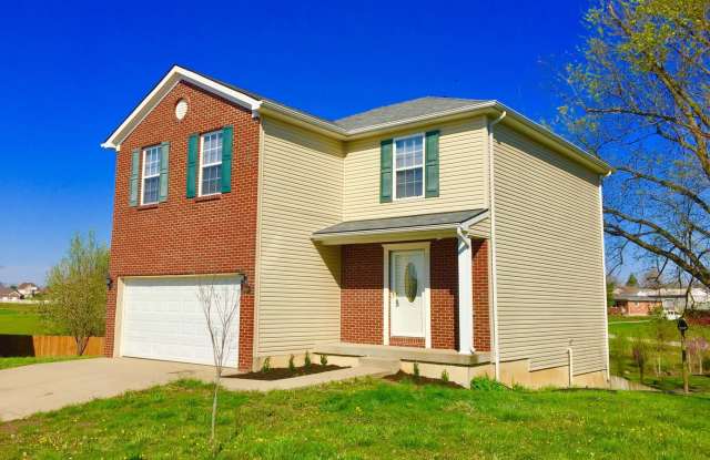 Beautiful Home in Quiet Cul-De-Sac Shelbyville! Basement! photos photos