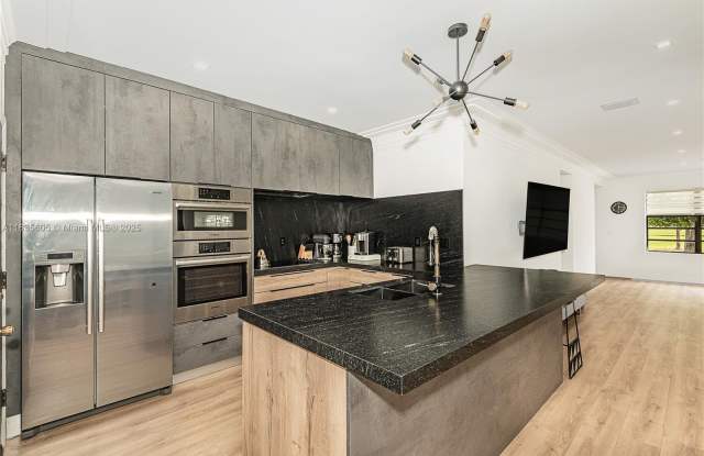 365 Fairway Dr photos photos