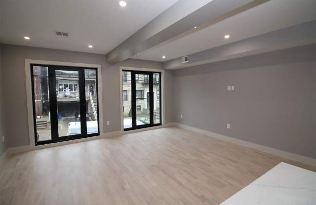 21 65TH ST Gallery 4