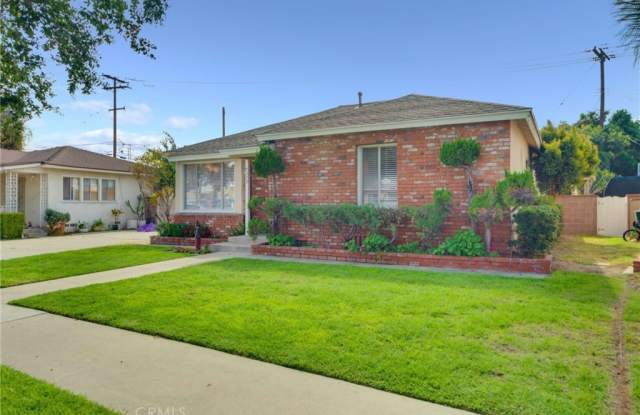 9378 Prichard Street Gallery 3