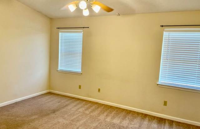 Convenient 3-bedroom, 2-bath home near Campus Gallery 4