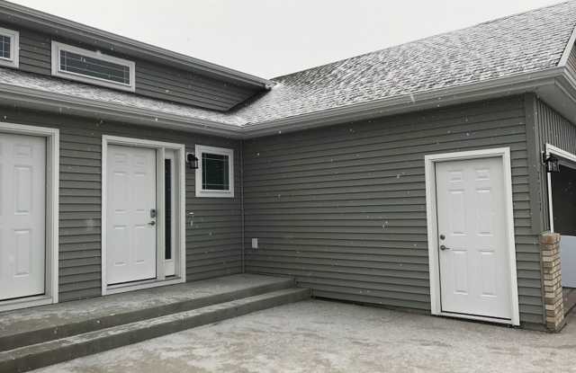 2712 11th St W photos photos