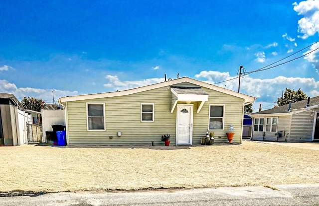 1706 Compass Drive Gallery 1