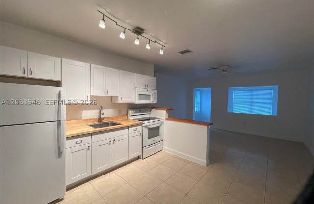 420 SW 25th Ave photos photos