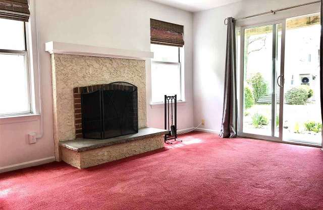 836 E Fishers Creek Road Gallery 3