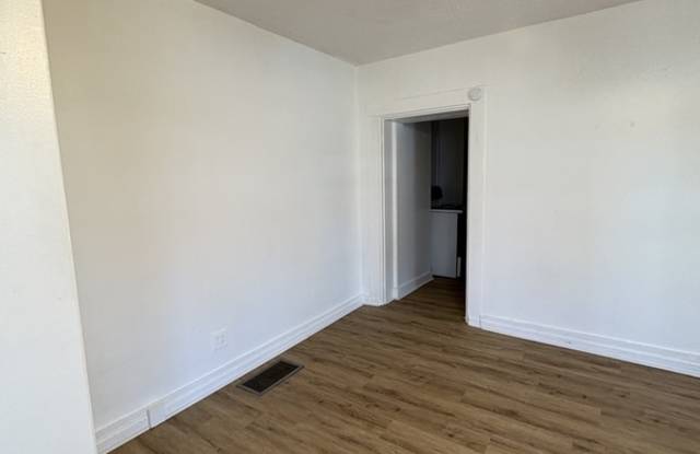 31 North Elm Street - 2 Gallery 2