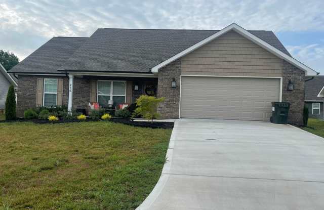 Maryville 37803 - 3 Bedroom 2 bath one level home just outside the city limits - Contact Ed Johnson (865) 924-5045 photos photos