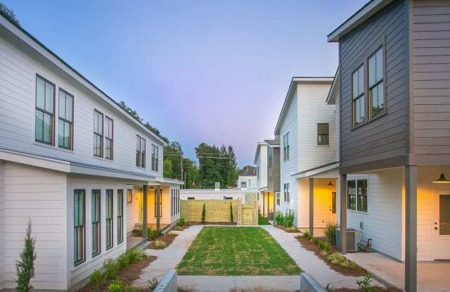 UPSCALE 2 BED/1.5 BATH APARTMENT IN THE HEART OF SAVANNAH! Gallery 2
