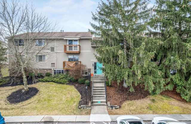 Welcome to your new condo in Walden Woods, located within the sought-after West Allegheny School District! photos photos