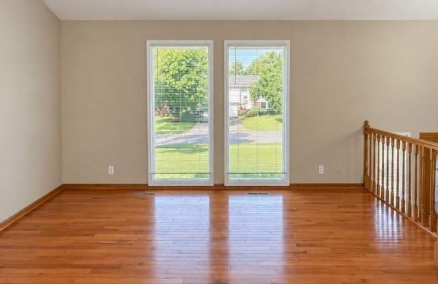 More Space, More Comfort! Welcome Home to La Vista! Gallery 4
