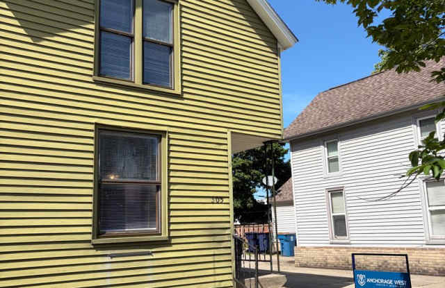 Large 2 Bedroom Southside Holland photos photos