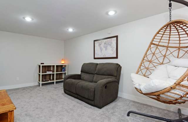 Top to Bottom Remodeled Home in Mounds View 3BD 2Bath W/HUGE Backyard!! - 5494 Erickson Road, Mounds View, MN 55112