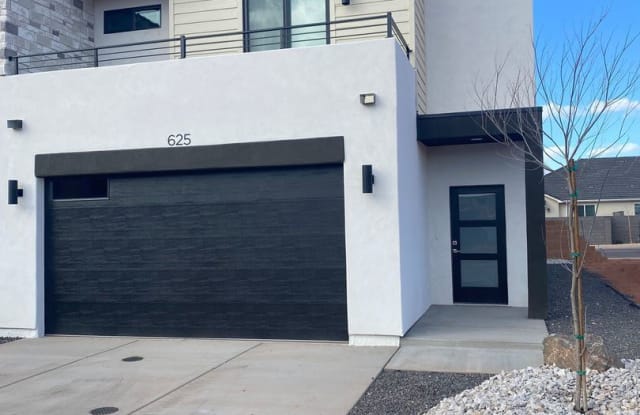637 E Eureka Aly - 637 Eureka Alley, Washington, UT 84780