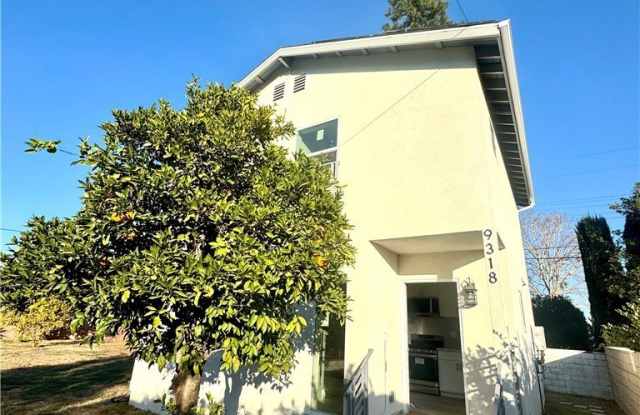 9318 Encino Ave photos photos