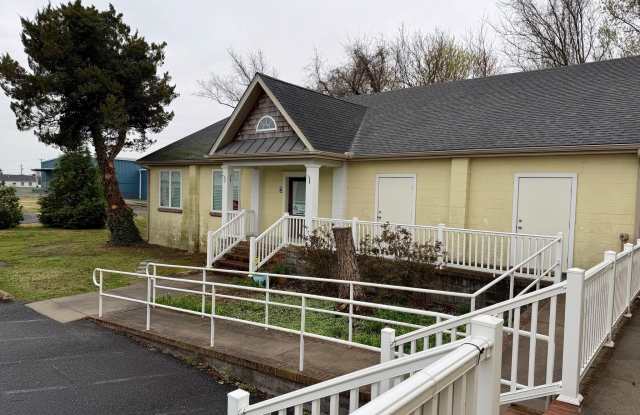136 LEDNUM Avenue Gallery 2