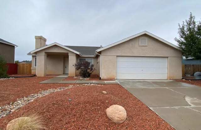 Move-In Discount! 3 Bed 2 Bath -  Single Family Home with Great Yard Gallery 1