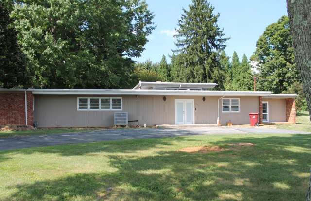 2406 Browns Mill Road photos photos