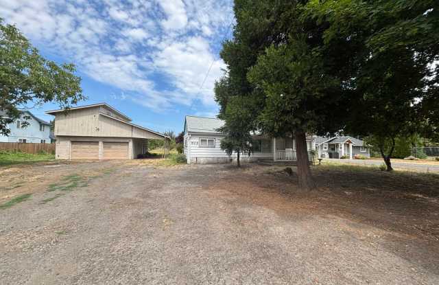 Great Home With Lots of Space - 6415 Southeast Johnson Street, Hillsboro, OR 97123