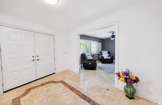 Golf Lover 4 Bed + Den and 3 Bath Pool Home in Lely Golf Estates photos photos