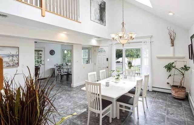 552 Prospect Avenue Gallery 4