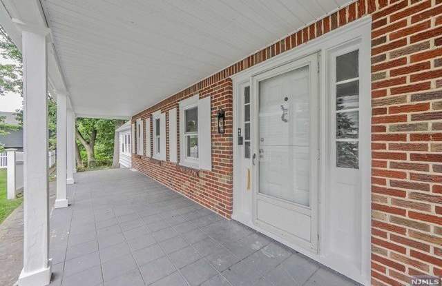 268  Robin Road Gallery 4