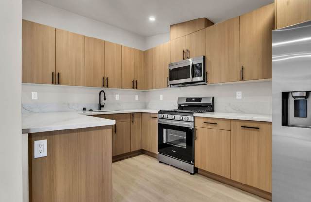 Brand new 2 bed 1 bath with washer/dryer in unit. photos photos