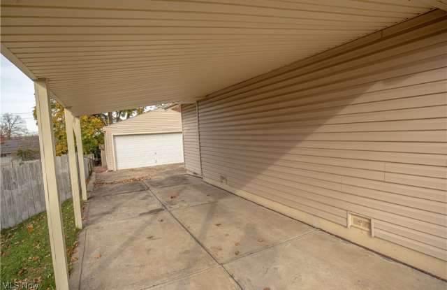 13410 Brookhaven Boulevard Gallery 4