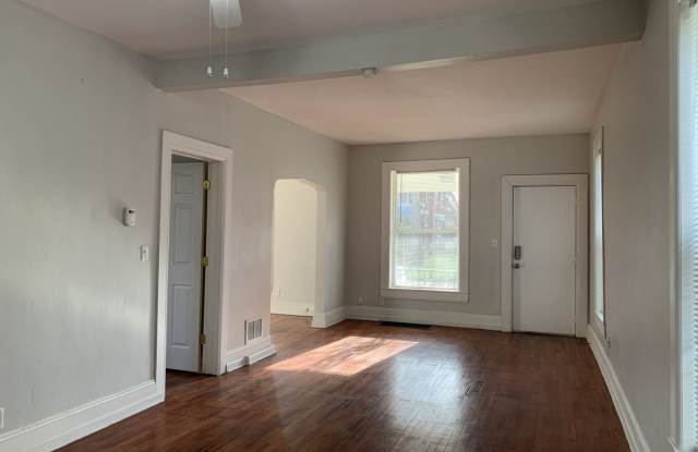 511 N. Sycamore Gallery 2