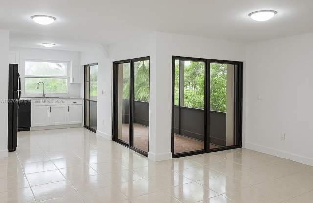 1150 N Liberty Ave photos photos