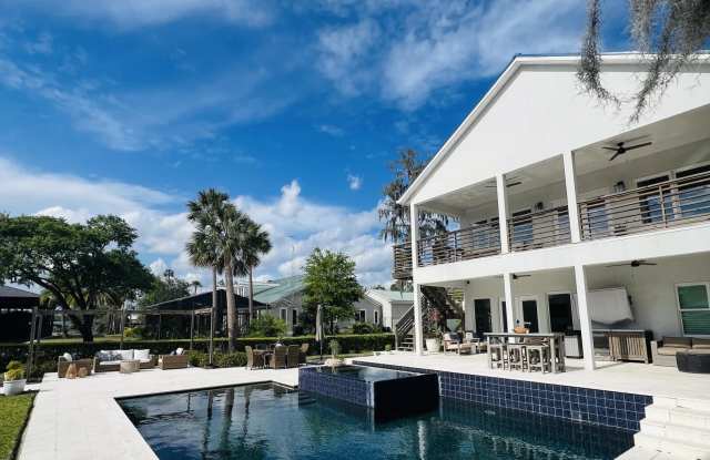11 CAT RD - 11 Cat Road, Palm Valley, FL 32082