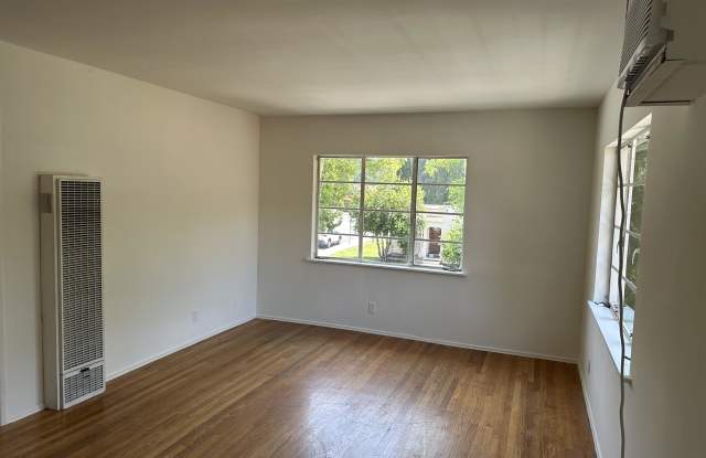 1843 1/2 Linda Rosa Avenue Gallery 2