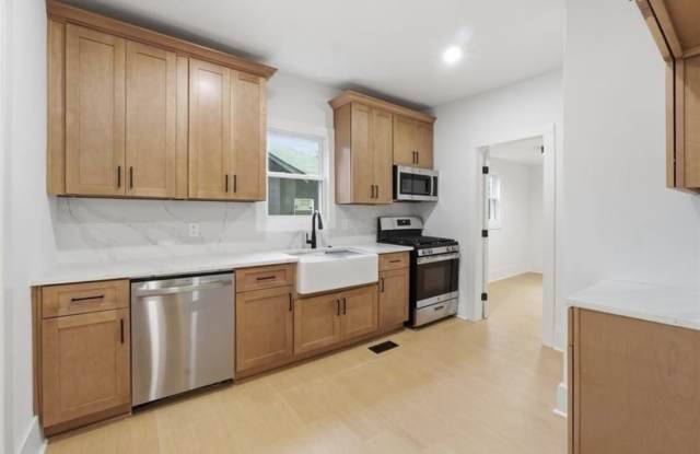 1227 Epworth St Sw photos photos