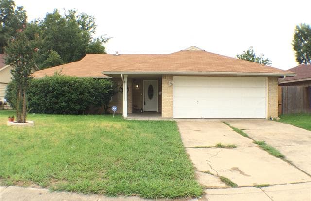 409 W Grenoble Drive - 409 West Grenoble Drive, Grand Prairie, TX 75052