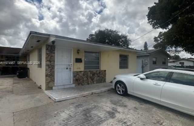 1876 NW 6th St photos photos 1876 NW 6th St photos photos