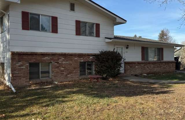 STUDENTS WELCOME! 5-Bedroom / 3-Bathroom Tri-Level Home Two Miles from CSU photos photos