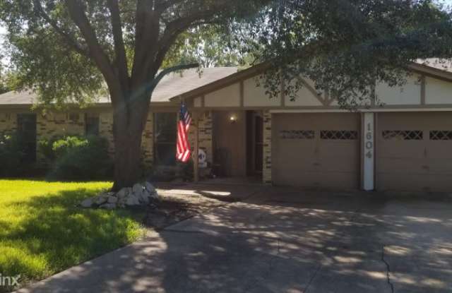 1604 Timbercreek Rd - 1604 Timbercreek Road, Benbrook, TX 76126