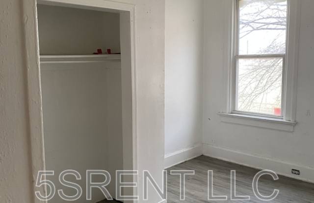 1048 Marshall Ave Apt 5 Gallery 2
