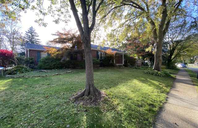721 Brook Dr photos photos